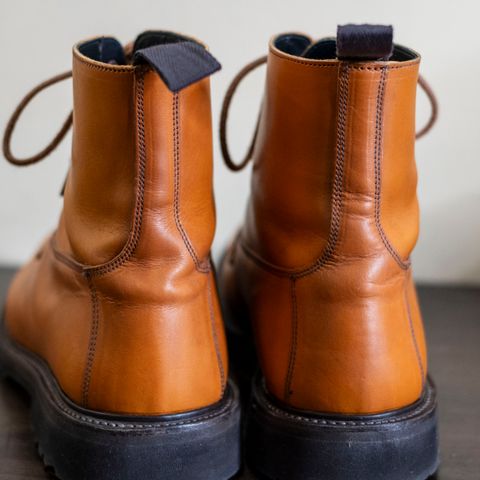Tricker's Burford Country Boot in Acorn Antique Olivvia Classic