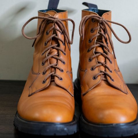 Tricker's Burford Country Boot in Acorn Antique Olivvia Classic