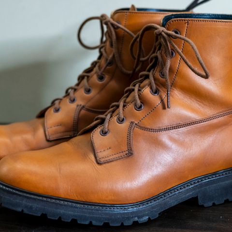 Tricker's Burford Country Boot in Acorn Antique Olivvia Classic