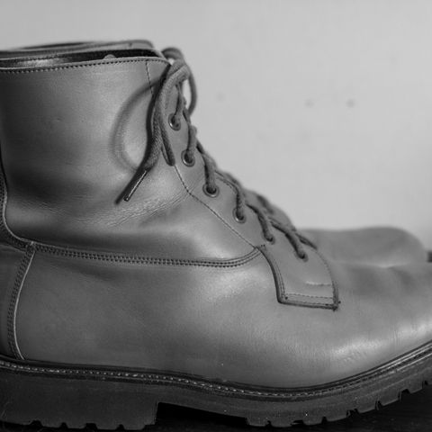 Tricker's Burford Country Boot in Acorn Antique Olivvia Classic