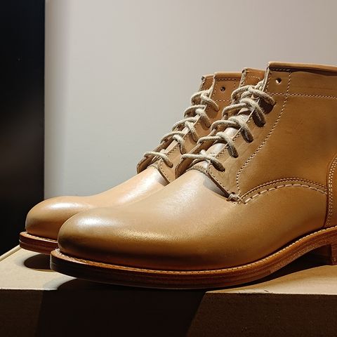 Butts and Shoulders The Classic Boots in Natural Leather