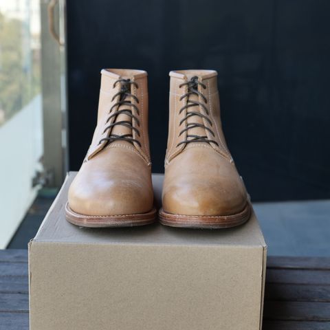 Butts and Shoulders The Classic Boots in Natural Leather