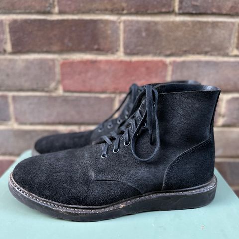 Oak Street Bootmakers Field Boot in Seidel Black Oiled Congo Shrunken Bison Roughout