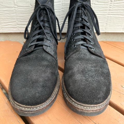 Oak Street Bootmakers Field Boot in Seidel Black Oiled Congo Shrunken Bison Roughout