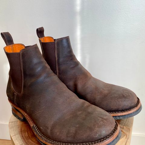 Bordon Isidro in Waxy medium Brown