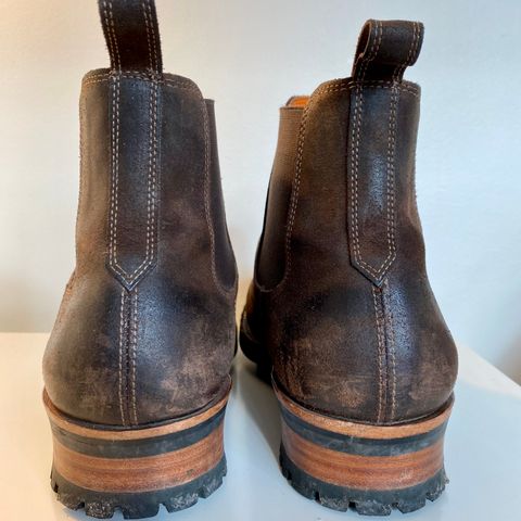 Bordon Isidro in Waxy medium Brown