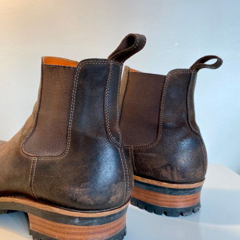 Bordon Isidro in Waxy medium Brown
