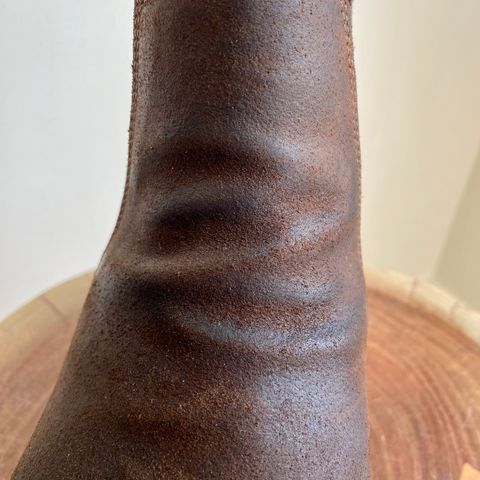 Bordon Isidro in Waxy medium Brown