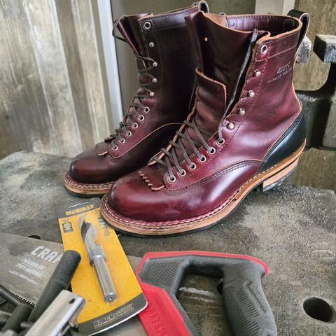 White's 350 7" Cutters in Seidel Burgundy Double Shot & Seidel Black Double Shot