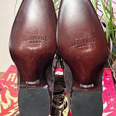 Search result thumbnail of Heritage Boot Co The Real McKay in Chocolate Roughout & Forest Green Calf