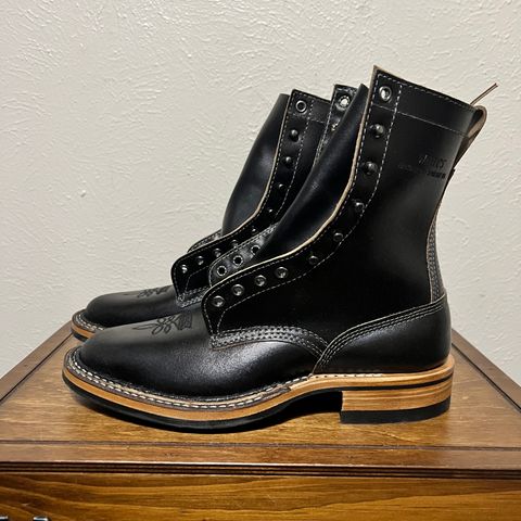 White's 375 in Horween Black Waxed Flesh