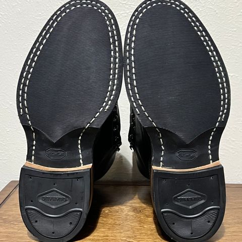 White's 375 in Horween Black Waxed Flesh