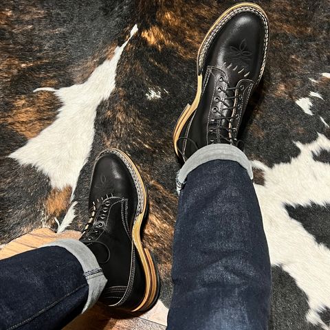 White's 375 in Horween Black Waxed Flesh