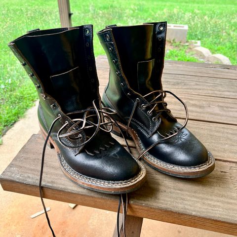 White's 375 in Horween Black Waxed Flesh