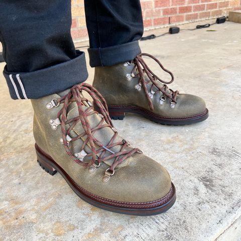 View photo of Viberg Hiker in C.F. Stead Mojave Waxy Commander