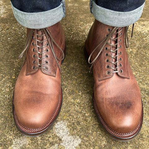 2030 Navvy in Horween Walnut Cypress