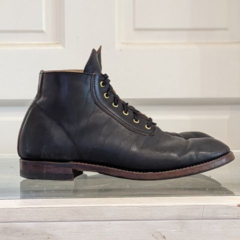 Unsung Prototype in Horween Black Wrangler Double Horsefront