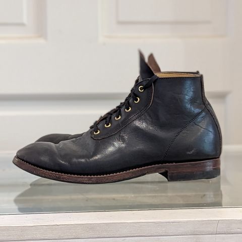 Unsung Prototype in Horween Black Wrangler Double Horsefront