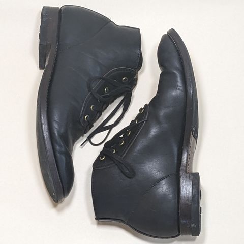 View photo of Unsung Prototype in Horween Black Wrangler Horsehide