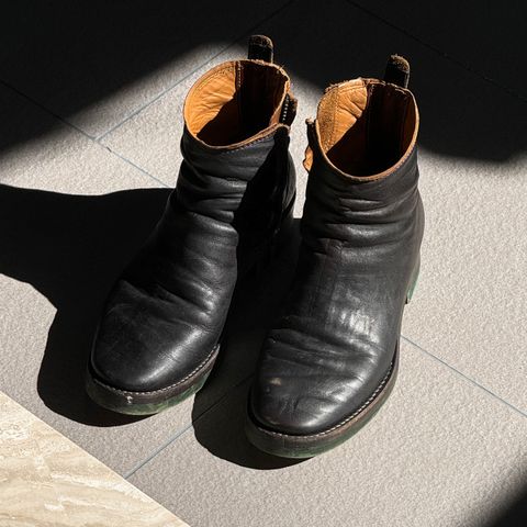 Akito Wholecut Side Zip in Prime Asia
