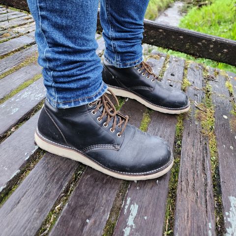 Red Wing 9870 in S.B. Foot Black Klondike