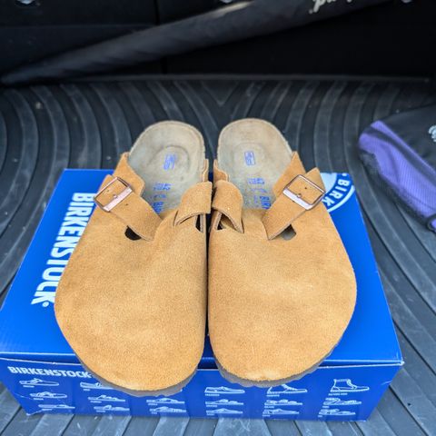 Birkenstock Boston in Mink Suede