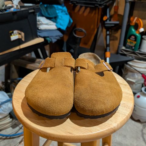 Birkenstock Boston in Mink Suede