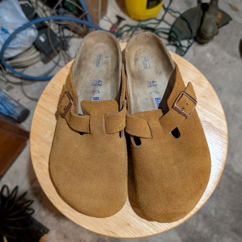 Birkenstock Boston in Mink Suede