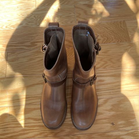 Viberg Engineer in Horween Natural Chromexcel