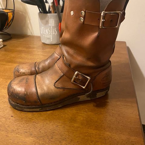 Thurmont Leather Company Munson Engineer in Unknown Natural Veg Tan