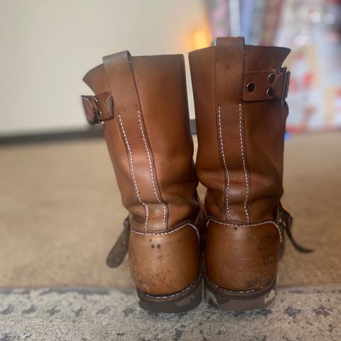 Thurmont Leather Company Munson Engineer in Unknown Natural Veg Tan