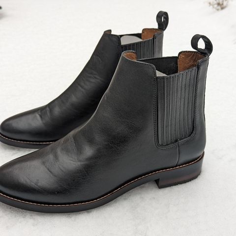 Thursday Duchess in Black Full Grain