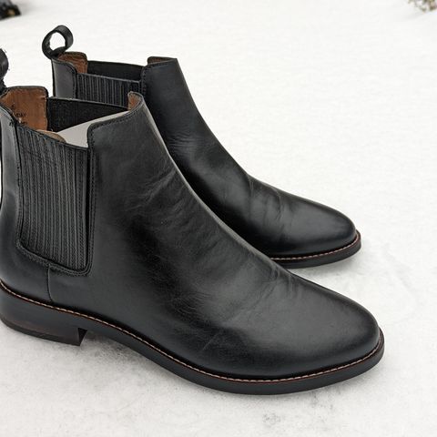 Thursday Duchess in Black Full Grain