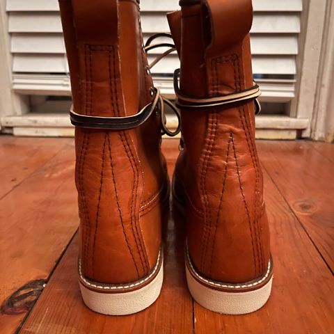 Red Wing 8-Inch Classic Moc in S.B. Foot Oro-Iginal