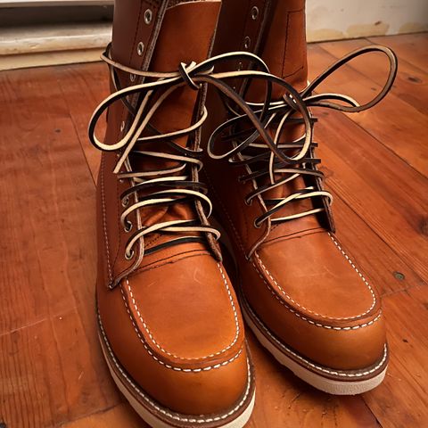 Red Wing 8-Inch Classic Moc in S.B. Foot Oro-Iginal