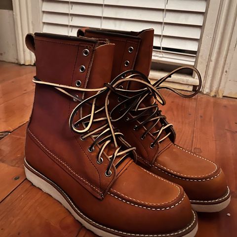 Red Wing 8-Inch Classic Moc in S.B. Foot Oro-Iginal