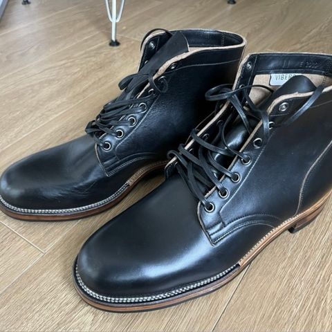 Viberg Service Boot in Horween Black Chromexcel
