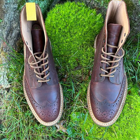 Tricker's Stow Country Boot in C.F. Stead Bordeaux Oiled Shoulder