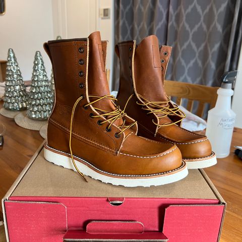 Red Wing 8-Inch Classic Moc in S.B. Foot Oro-Iginal