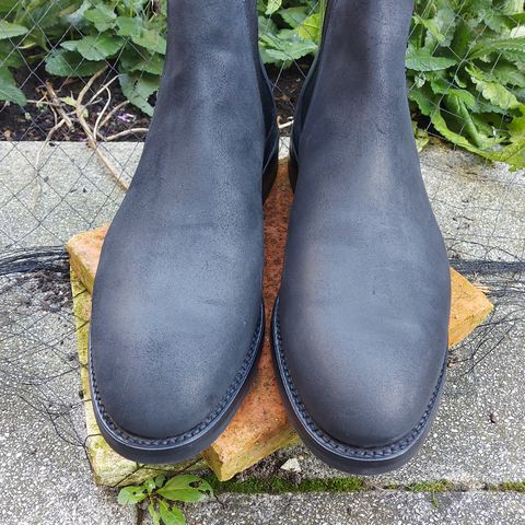 Crockett & Jones Chelsea 5 in Navy Roughout Suede