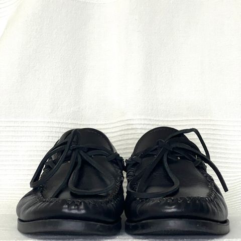 Yuketen Canoe Moc in Horween Black Chromexcel