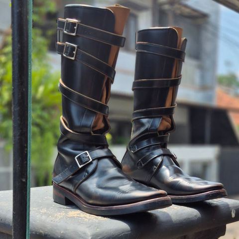 Briselblack The Hanker Tanker Boots in S.B. Foot Black Dawson