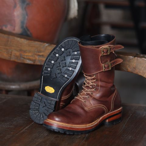 Fortis french army boots in Indonesian Red Brown Pull Up