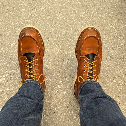 Red Wing 6-Inch Classic Moc in S.B. Foot Oro Legacy