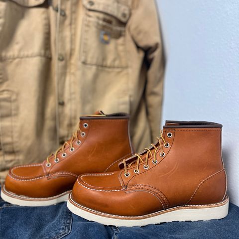 Red Wing 8-Inch Classic Moc in S.B. Foot Oro Legacy