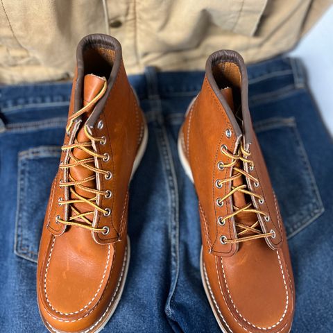 Red Wing 8-Inch Classic Moc in S.B. Foot Oro Legacy