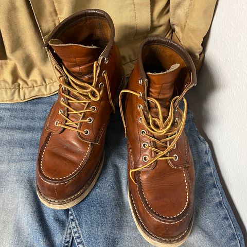 Red Wing 8-Inch Classic Moc in S.B. Foot Oro Legacy
