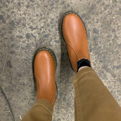 Dr. Martens 2976 DM's Wintergrip Chelsea Boots in Tan Blizzard WP