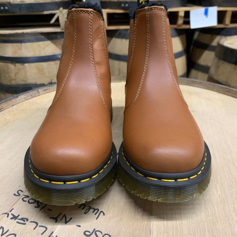Dr. Martens 2976 DM's Wintergrip Chelsea Boots in Tan Blizzard WP