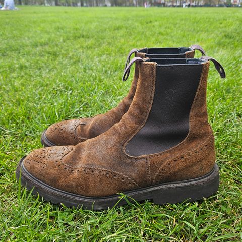 Tricker's Henry Country Dealer Boot in C.F. Stead Snuff Waxed Suede